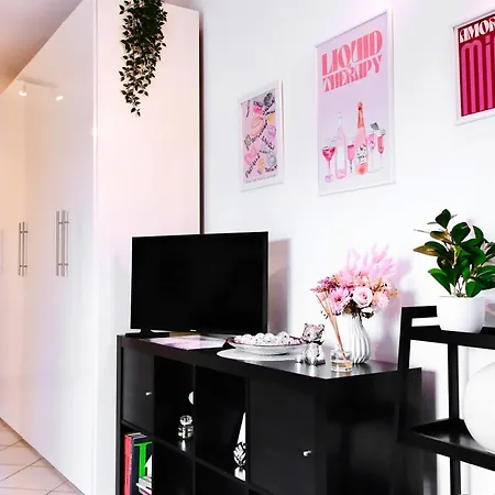 Charming Near The Center *